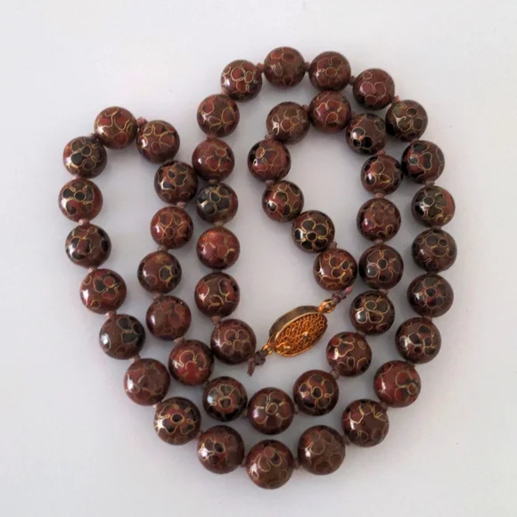 Beaded necklace - Picture 1 of 6